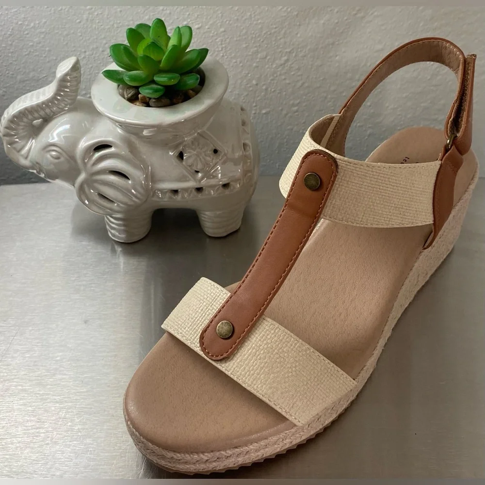 NEW…KIM ROGERS TAN AND CREAM ESPADRILLE WEDGE SANDALS 9